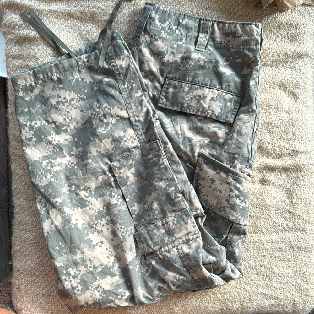 Army combat trouser , authentic